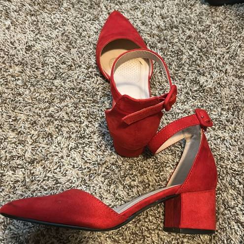 The Great Red point heels low heel condition