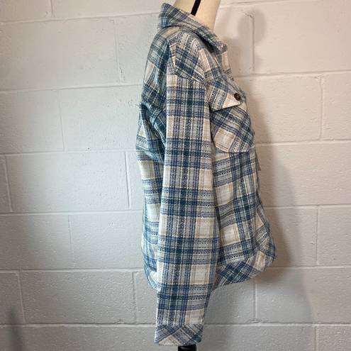 Boston Traders  Women's White and Blue Plaid Shacket Shirt Jacket