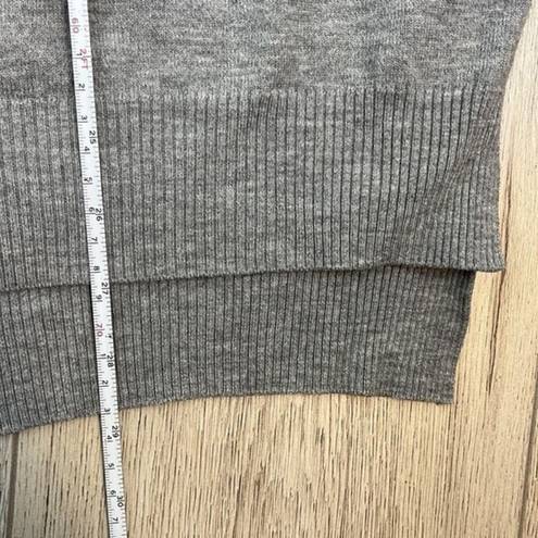 FAVLUX  Grey V-Neck Pullover Sweater Size Large