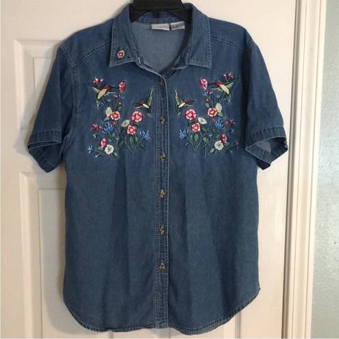 Brooks Bobbie  | Embroidered Hummingbird “90’s mom” Top