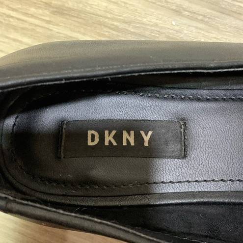 DKNY Women's Black Leather Loafer