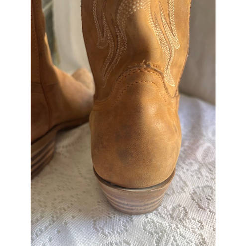 Durango Ladies  Western Cowboy Boots Size 8
Festival Rodeo