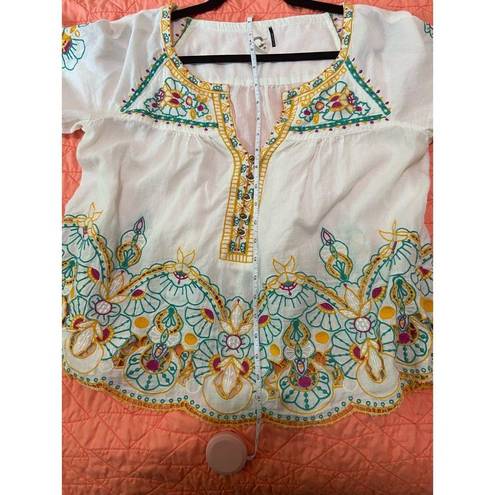 Akemi + Kin Anemi + kin Floral Embroidered 100% cotton White Blouse Size 12