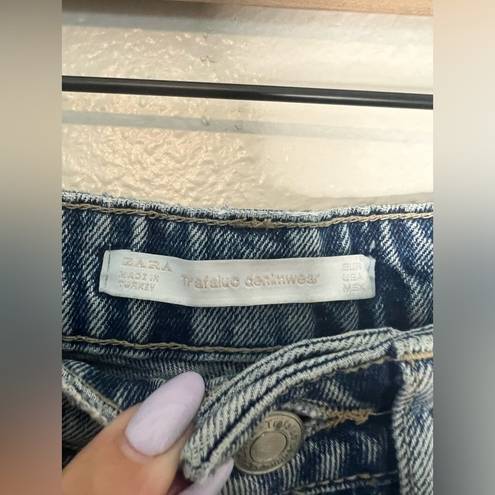 ZARA  distressed denim short