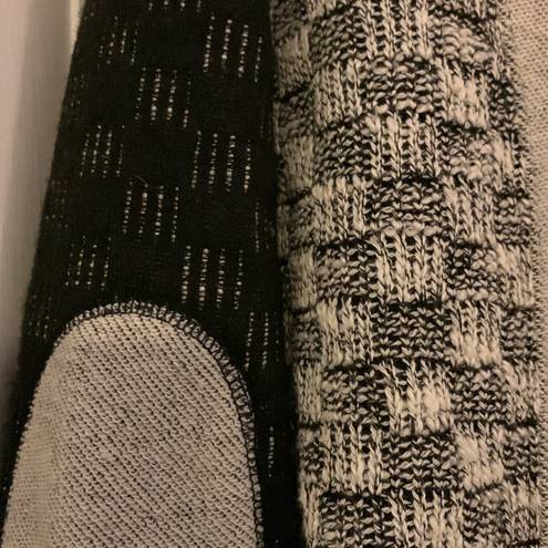 Anthropologie Anthropology Black and white pattern Sweater Wrap