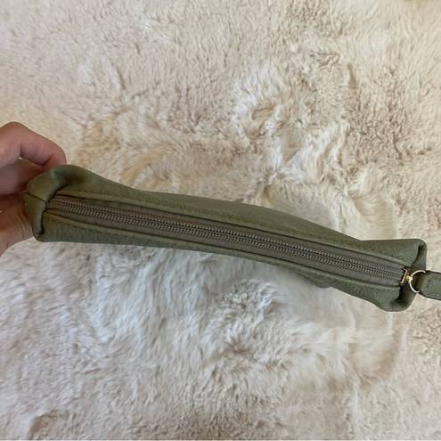 Anthropologie  Solid Lined Pebbled Faux Vegan Leather Green Zipper Clutch Pouch