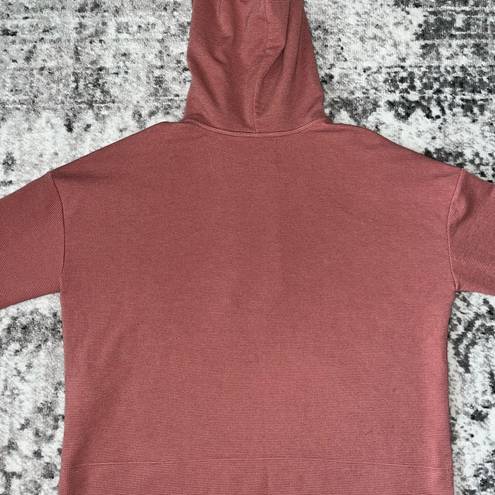 Vuori  Bayview Thermal Hoodie in Rosewood