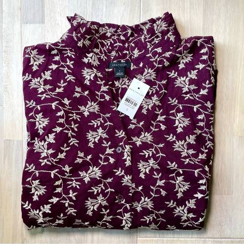 Ann Taylor  NWT Women's Small Maroon Floral Embroidered Blouse Puff Sleeve Ruffle