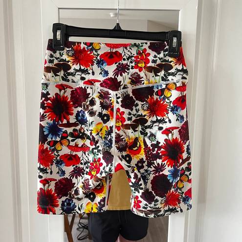 Splits 59 Floral Legging Shorts Size Large Color White Red