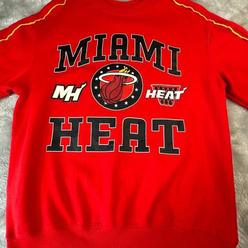 Nba  Women's Medium Red Miami Heat Crewneck Pullover Long Sleeve Sweatshirt