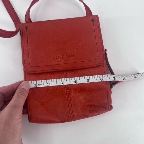 Krass&co American Leather . Women's Tandoori Classic Genuine Leather Crossbody Bag