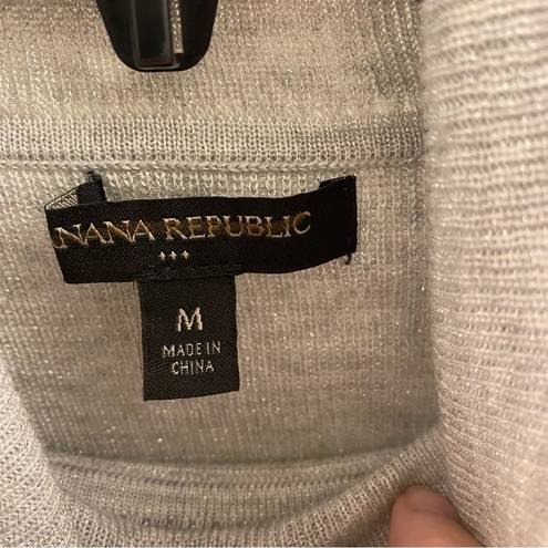 Banana Republic  sleeveless turtleneck sweater Size medium