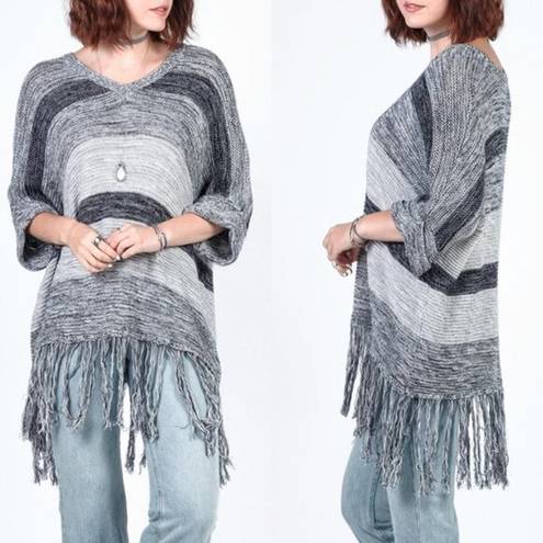 CALIFORNIA MOONRISE Gray‎ Fringe Poncho Sweater Size Large