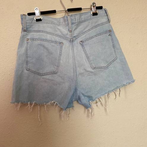 Madewell • The Mom Jean Shorts Chewed Hem size 29