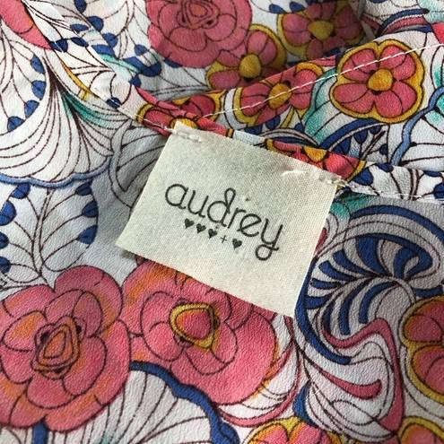 Audrey  Floral Spaghetti Strap Crop Top Size Large