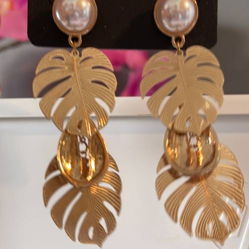 Nicole Miller New  Pearl Palm Leaves & Pave Earring