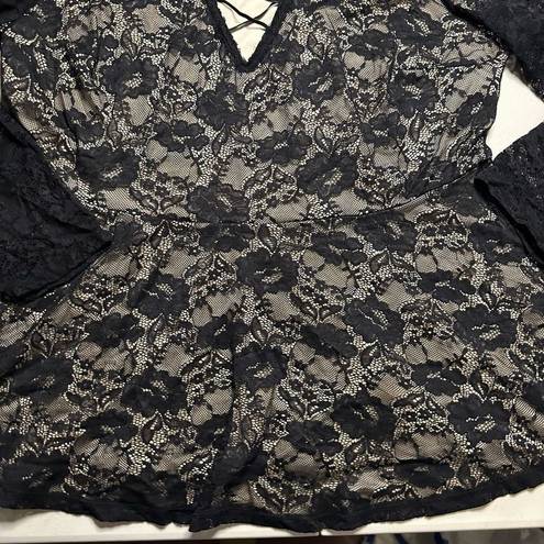 Torrid  Black Lace Peplum 2x long sleeve