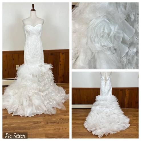 None **Gorgeous New Boutique Mermaid Style Wedding Gown!