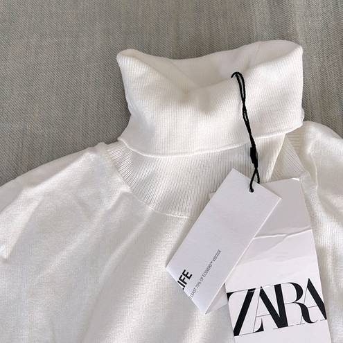 ZARA NWT  Oversized Cream Turtleneck Sweater