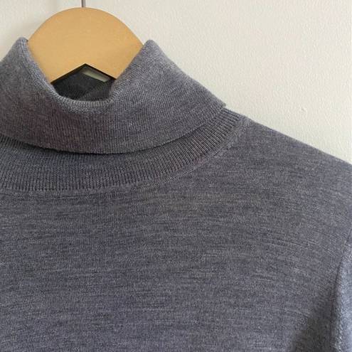 Tahari  Gray Wool Turtleneck Sweater