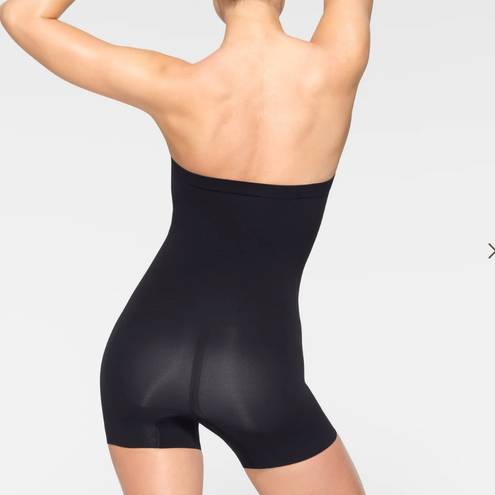 SKIMS NEW  Seamless Sculpt Strapless Shortie Bodysuit Onyx Size L