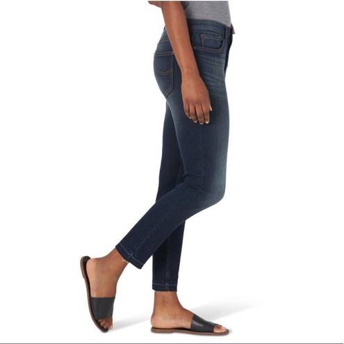 Lee  Women’s Slim Fit High Rise Skinny Dark Wash Jeans NEW Plus Size 22 M