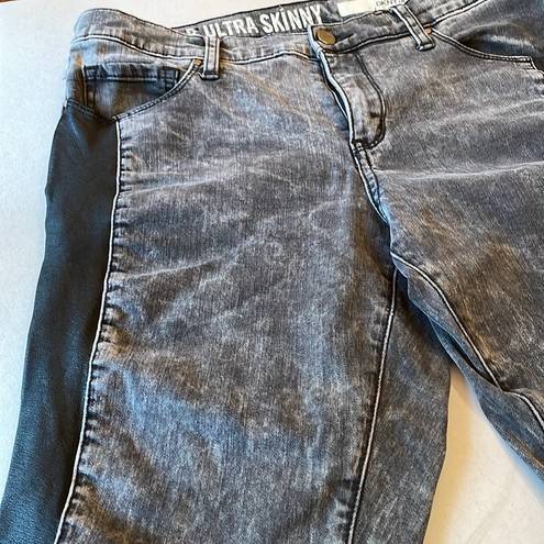 DKNY  Jeans size 12