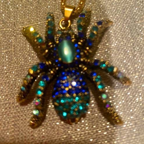 Betsey Johnson BLUE & GREEN SPIDER PENDANT ON  GOLD-TONE  CHAIN