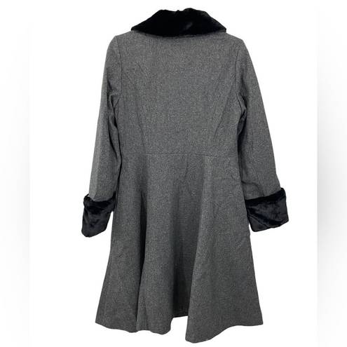 Modcloth NWT  Voodoo Vixen Air of Sophistication Coat Size 6 Grey Black Faux Fur