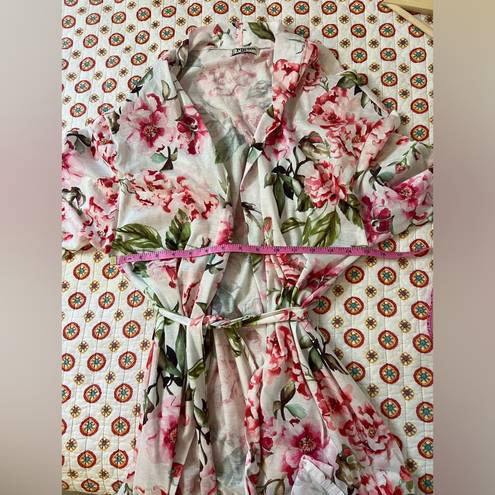 Show Me Your Mumu EUC  Bridal White and Pink Floral Robe Size S-L