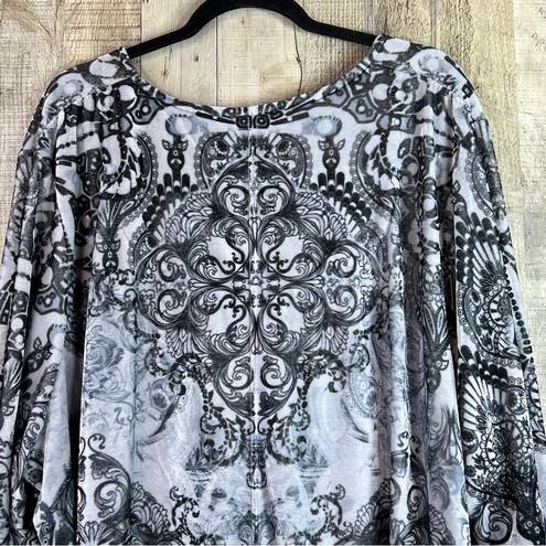 Catherine’s Size: 3X Gray/Black Velour Top w/3/4 Sleeves Super