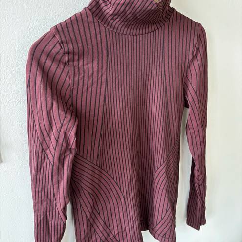 Athleta  turtleneck shirt • elastane spandex elastane blend • thumb holes • XS