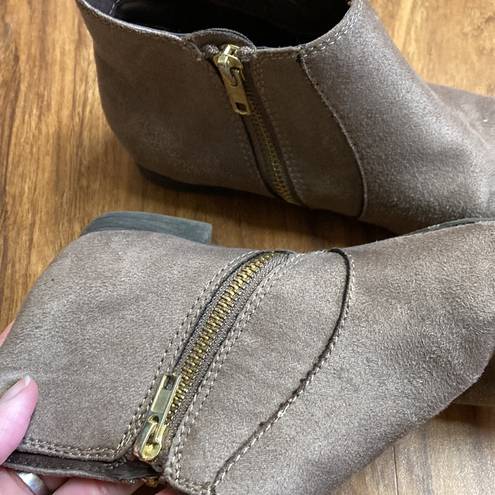 American Eagle  woman’s size 6 brown zip ankle boots booties