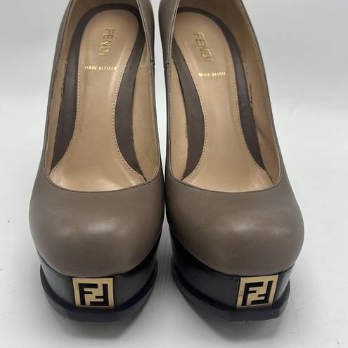 Fendi  Grey Leather Logo Platform Pumps Size 8.5 / 38.5