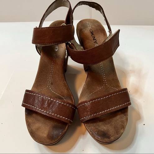 DKNY  C Sara Truffle Sandal, Size 8.  Adorable.