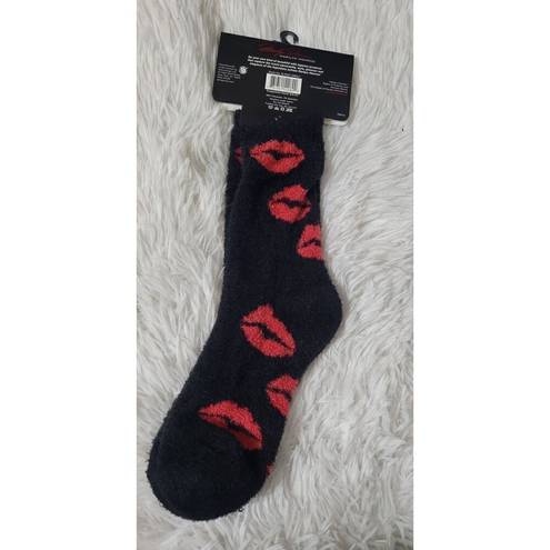 Marilyn Monroe NWT  Silky Smooth Aloe Infused Plush Striped Socks with Lips