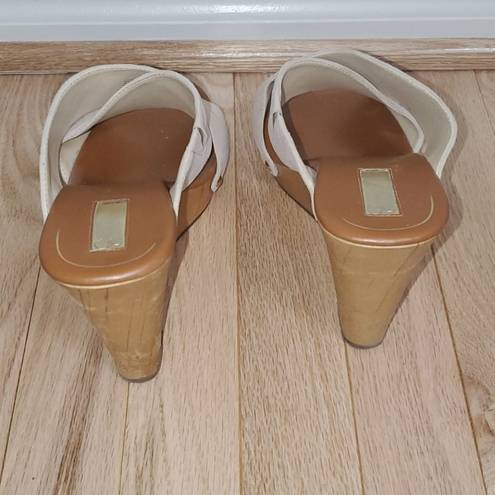 Jessica Simpson  wedges