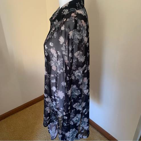 Stylestalker  Revolve Black and Grey Floral Blouse Sheer w/ Wrap Piece Size 6