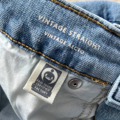 Universal Threads Universal Thread Button Fly Vintage Straight Drake Distressed Jeans