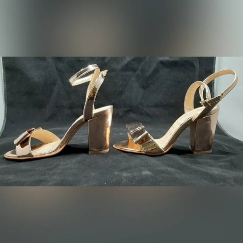 Modcloth Loly in the Sky Rose Gold Block Heels Ankle Strap Bow & Heart  Size 7.5