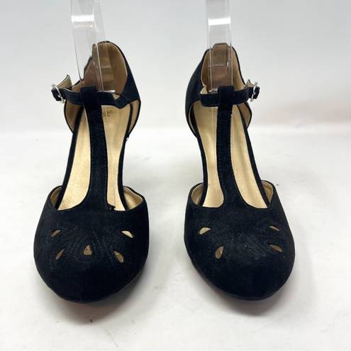 Modcloth  Black Fabric T Strap Maryjane Closed Toe Perforated Heels Size 9