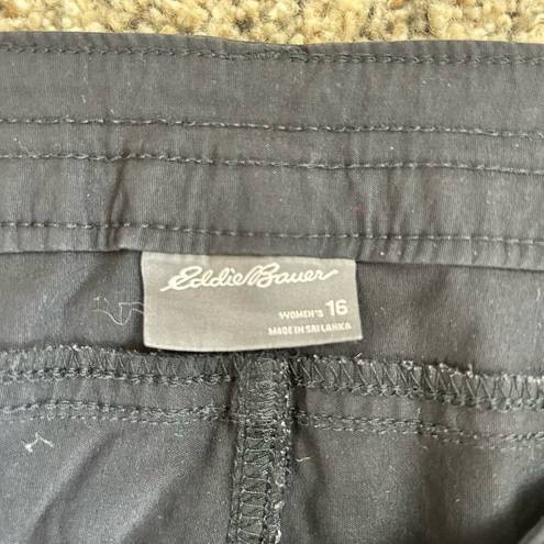 Eddie Bauer Womens Capri Pants Rainier Size 16 Black Cargo Pocket Sun Protection