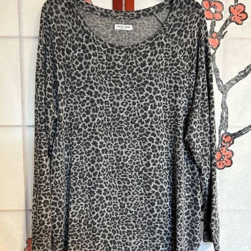 Grayson Threads Lighter Weight Leopard 🐆 or Cheetah 🐆 Sweater, Very Good Condition