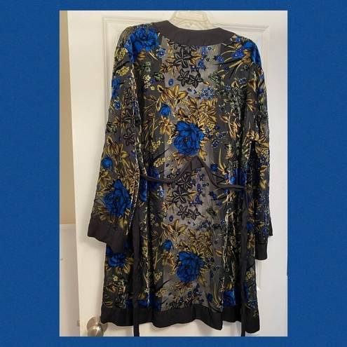 Willow & Clay Sheer  velvet floral robe in size small bohemian duster boho