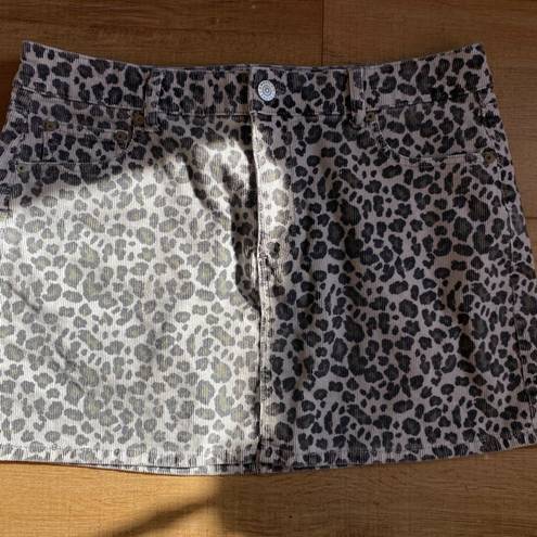 American Eagle  High Rise Mini Skirt Size 14 Short Cheetah Print grey