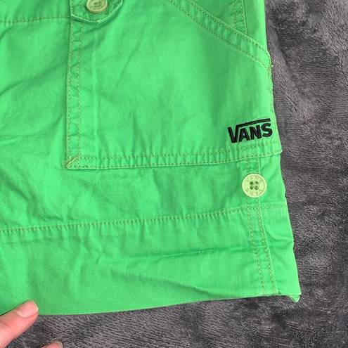 Kermit green  short shorts Vans off the wall size 7. 4 pockets!!