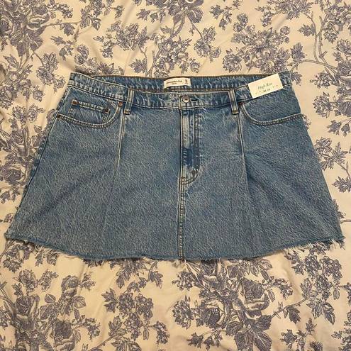 Abercrombie & Fitch mini skirt