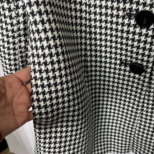 Tahari Hounds Tooth Lined Mid Length Coat Black and White Size 6 Women