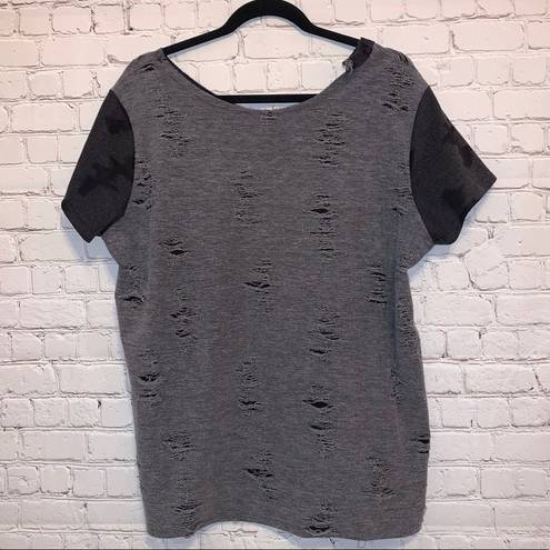 143 Story  Distressed Gray & Black Short Sleeve