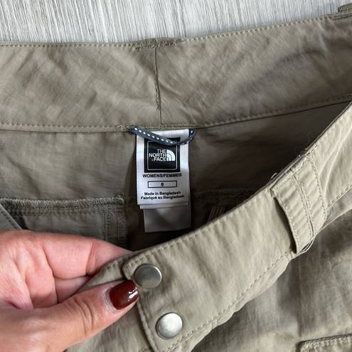 The North Face TNF  • women’s convertible zip off pants